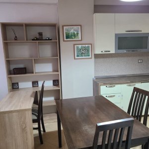 Tirane, jepet me qera apartament 1+1+Aneks+Ballkon Kati 6, 350 € (yzberisht)