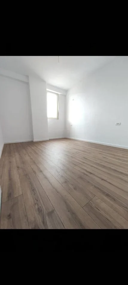 Tirane, jepet me qera apartament 1+1 Kati 4, 65 m² 83.000 € (Fresk)