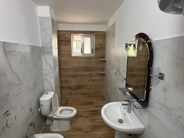 Tirane, shes apartament 2+1 Kati 2, 72 m² 115.000 € (Ali Demi te Fax News)