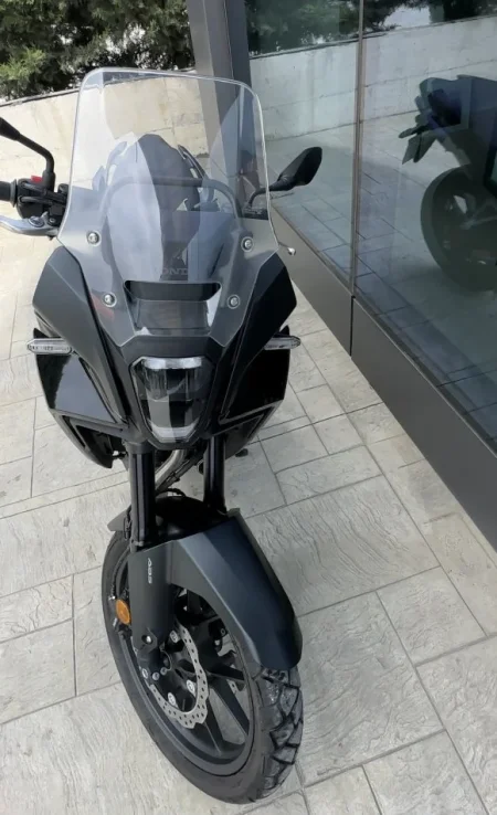 Tirane, shitet Motociklete Honda NX 2024 , e zeze 2.000 km 8.000 €