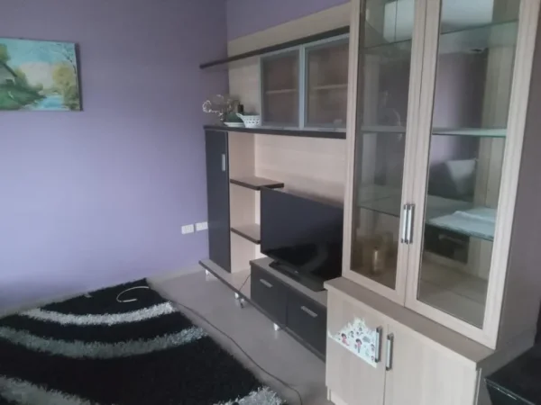 Shqiperi, shitet apartament 3+1 Kati 3, (Mihal Grameno)