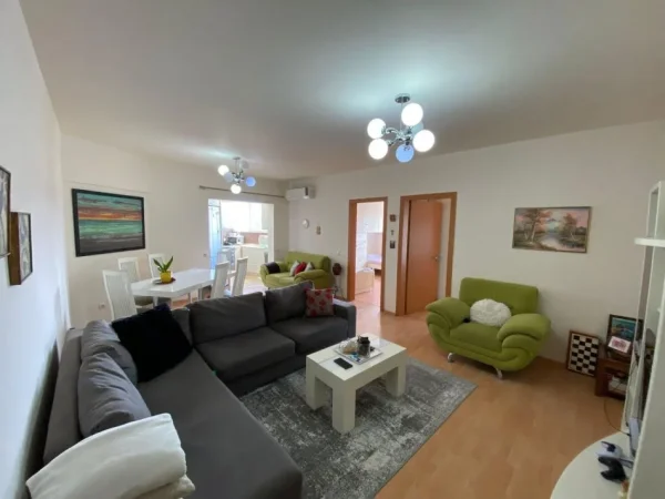 Tirane, shitet apartament 2+1+Ballkon Kati 10, 95 m² 205.000 € (Komuna Parisit Okazion)