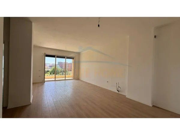 Tirane, shitet apartament 3+1+Ballkon Kati 4, 230.000 € (Fusha e aviacionit super apartament 150m2 kompleksi IBN)