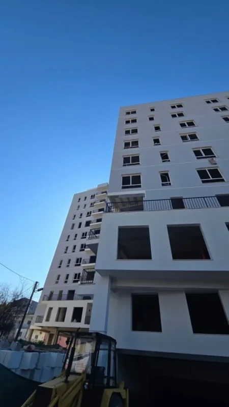 Tirane, shitet apartament 1+1+Ballkon Kati 3, 71 m² 106.000 € (Selaudin Zorba)