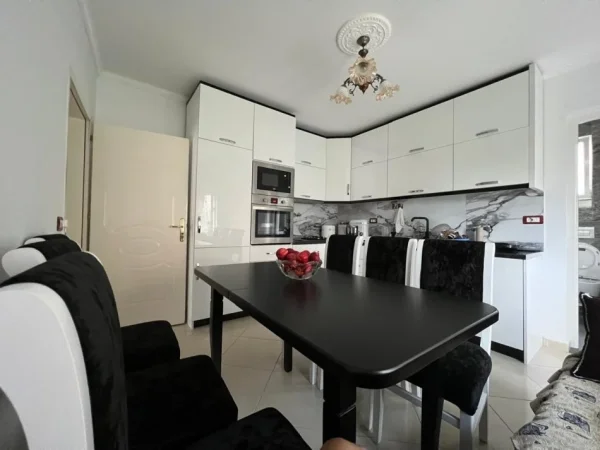 Fier, shitet shtepi 3+1+Ballkon Kati 0, 125 m² 55.000 € 