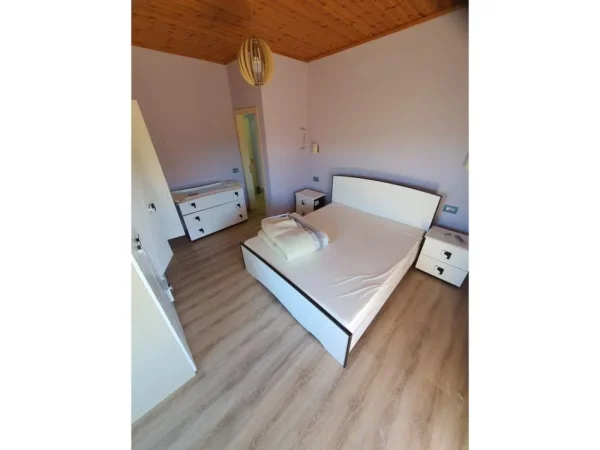 Tirane, shitet Vile 2 Katshe Kati 0, 600 m² 350.000 € (Peze e Vogel)