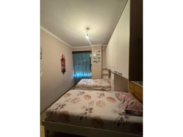 Tirane, jepet me qera apartament 2+1+Ballkon Kati 1, 110 m² 550 € (Astir, Rruga Teodor Keko)