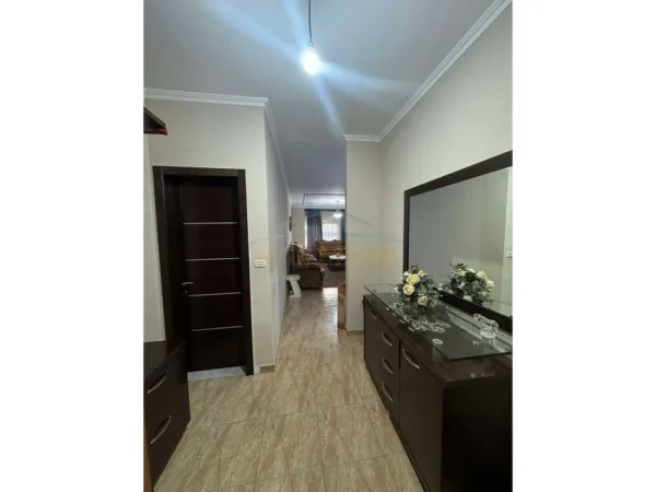 Tirane, jepet me qera apartament 2+1+Ballkon Kati 1, 110 m² 550 € (Astir, Rruga Teodor Keko)