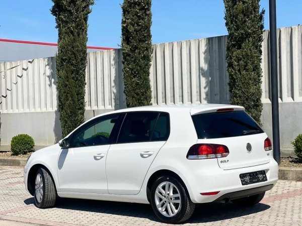 VW GOLF VI - 1.6 NAFTE 👉 2010 👈 kambio AUTOMATIKE 7.400 €