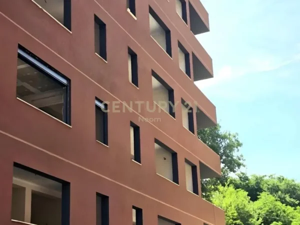 Tirane, shitet apartament 2+1 Kati 2, 107 m² 171.520 € (Neom110120)