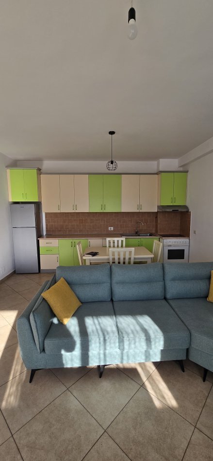 jepet me qera apartament 1+1  400 € (Kodra e Diellit)