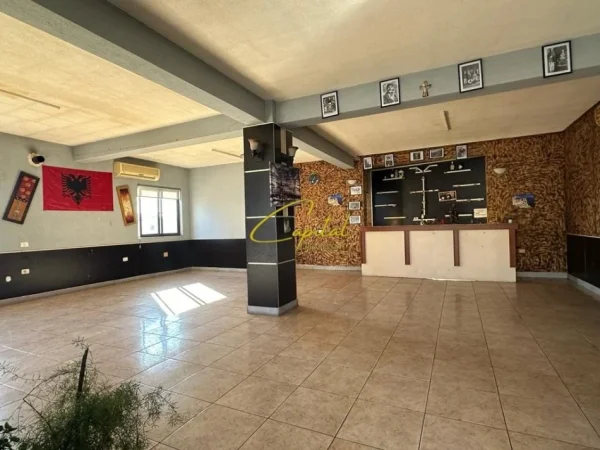 Tirane, jepet me qera ambjent biznesi Kati 0, 220 m² 700 € (LAPRAKE)