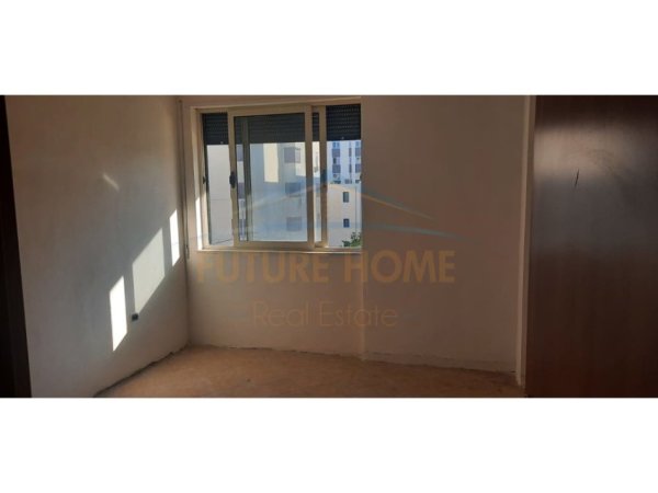 Durres Plazh, shitet apartament 4+2+2 Kati 3, 189 m² 207.000 € (Durres)