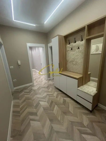 Tirane, jepet me qera apartament 2+1 Kati 7, 120 m² 1.200 € (QENDER)