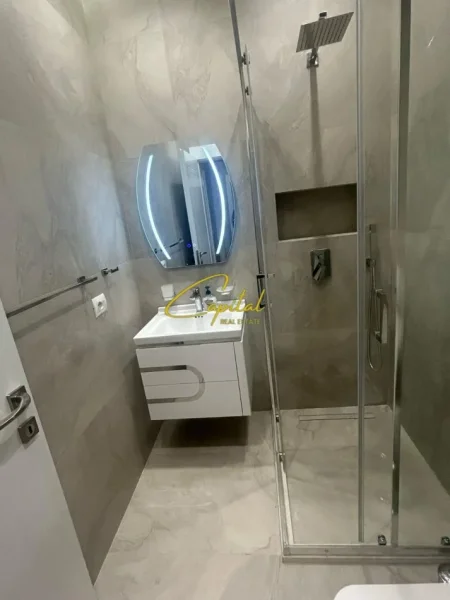 Tirane, jepet me qera apartament 2+1 Kati 7, 120 m² 1.200 € (QENDER)