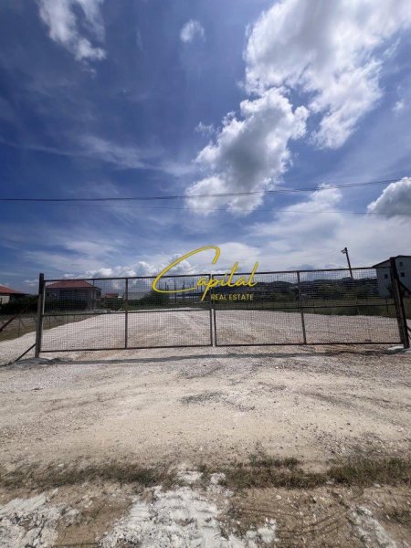 Tirane, jepet me qera toke , 2.000 m² (VORE)