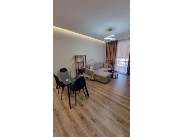 Tirane, shes apartament 1+1+Ballkon Kati 7, 56 m² 124.000 € ("Don Bosko")