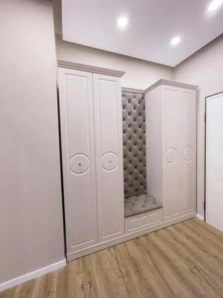 Tirane, jepet me qera apartament 2+1 Kati 2, 120 m² 1.200 € (PAZARI I RI)