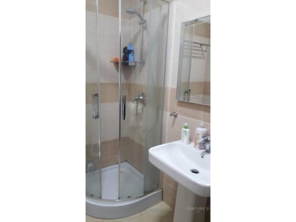Tirane, shitet apartament 1+1 Kati 3, 63 m² 140.000 € (Pranë Maternitetit të Ri)