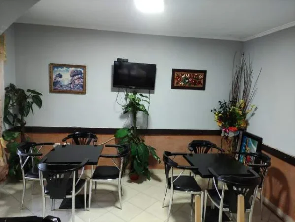 Tirane, jepet me qera lokal Kati 0, 100 m² 400 € (5 maji)