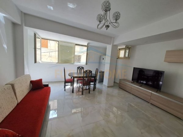 Durres, jepet me qera apartament 2+1 Kati 1, 75 m² 400 € (PRANE SHKOLLES SE MUZIKES)