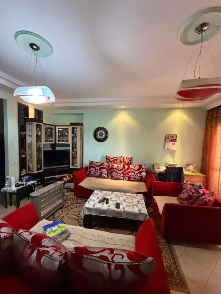 Tirane, shitet apartament 2+1+Ballkon Kati 4, 109 m² 207.000 € (Rrugen 4 Deshmoret prane Gjimnaz Partizanit)