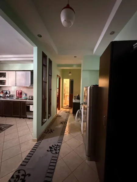 Tirane, shitet apartament 2+1+Ballkon Kati 4, 109 m² 207.000 € (Rrugen 4 Deshmoret prane Gjimnaz Partizanit)