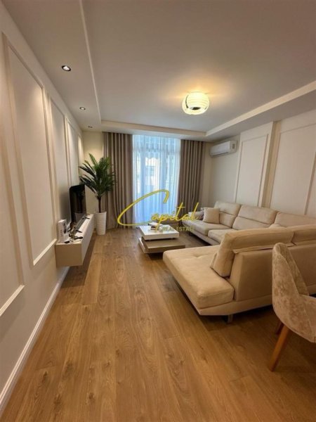 Tirane, jepet me qera apartament 1+1 Kati 5, 72 m² 600 € (KOMUNA E PARISIT)
