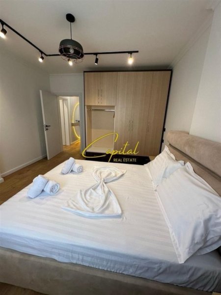 Tirane, jepet me qera apartament 1+1 Kati 5, 72 m² 600 € (KOMUNA E PARISIT)
