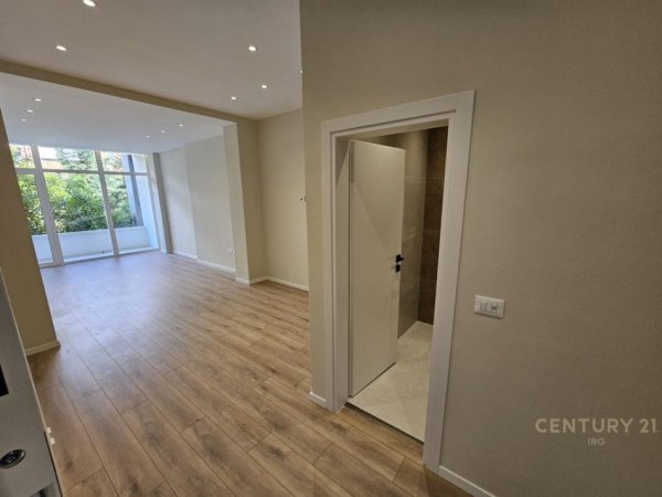 Tirane, jepet me qera garsonier 1+1 Kati 4, 46 m² 119.000 € (SHITET GARSIONERE NE MYSLYM SHYRI)