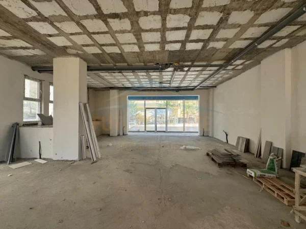 Durres, shitet ambjent biznesi Kati 0, 150 m² 300.000 € (Qerret, Kavajë)