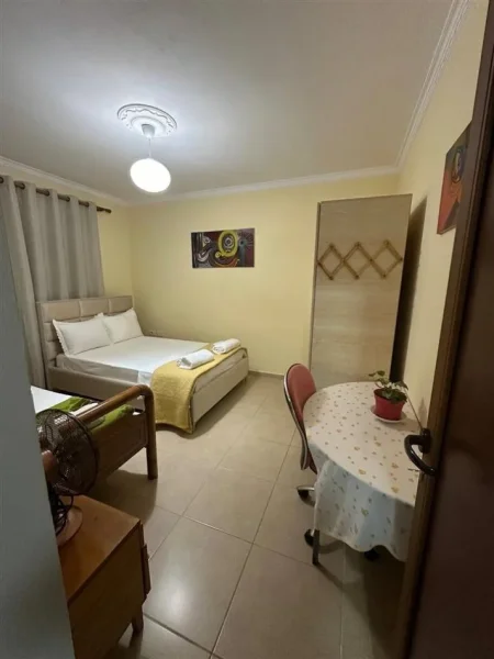 Tirane, jepet me qera apartament 2+1 Kati 2, 70 m² 600 € (Rruga e Durresit, prane Colosseo)