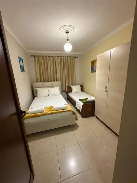 Tirane, jepet me qera apartament 2+1 Kati 2, 70 m² 600 € (Rruga e Durresit, prane Colosseo)