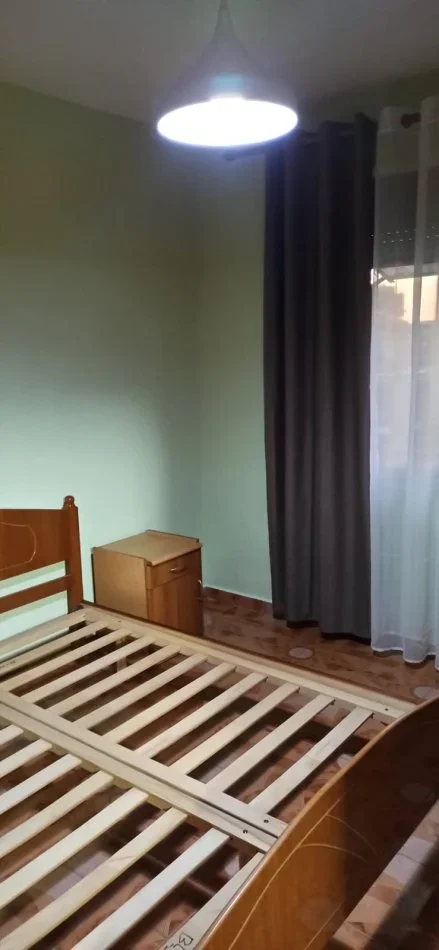 Tirane, jepet me qera apartament 2+1 Kati 5, 75 m² 600 € (ish ekspozita)