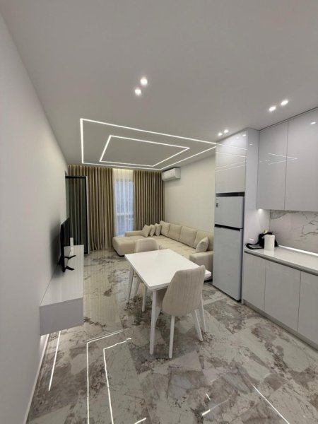 Tirane, jepet me qera 1+1+Ballkon Kati 5, 75 m² 500 € (Bulevardi i Ri)