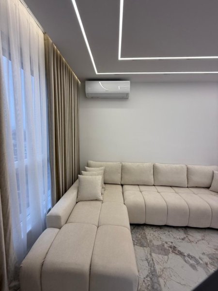 Tirane, jepet me qera 1+1+Ballkon Kati 5, 75 m² 500 € (Bulevardi i Ri)
