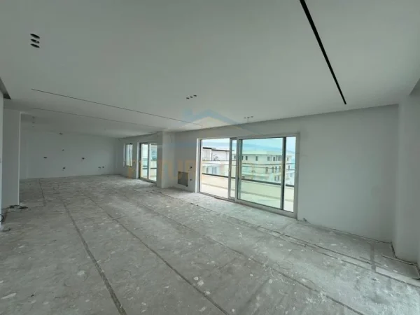 Durres, shitet apartament+verande | Penthouse 2+1+Aneks+Ballkon Kati 8, 562 m² (Qerret,Kavaje)