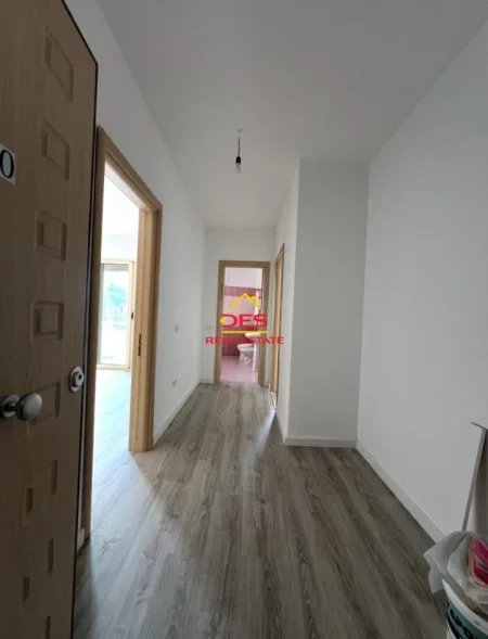 Vlore, shitet apartament 1+1+Ballkon Kati 6, 84 m² 103.000 € (Bulevardi Ismail Qemali)