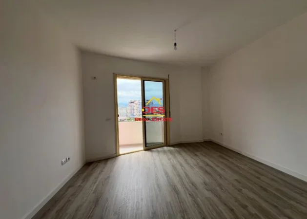 Vlore, shitet apartament 1+1+Ballkon Kati 6, 84 m² 103.000 € (Bulevardi Ismail Qemali)