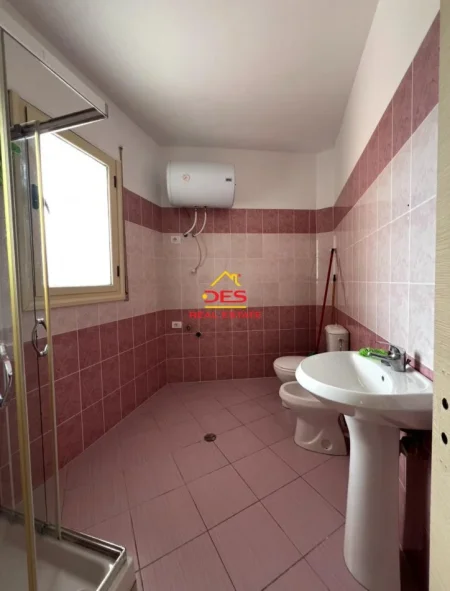 Vlore, shitet apartament 1+1+Ballkon Kati 6, 84 m² 103.000 € (Bulevardi Ismail Qemali)