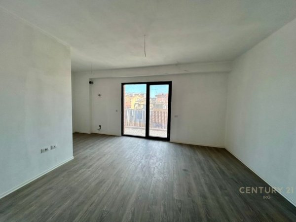 Tirane, shitet apartament 2+1 Kati 3, 84 m² 210.000 € (Rruga Qemal Stafa)