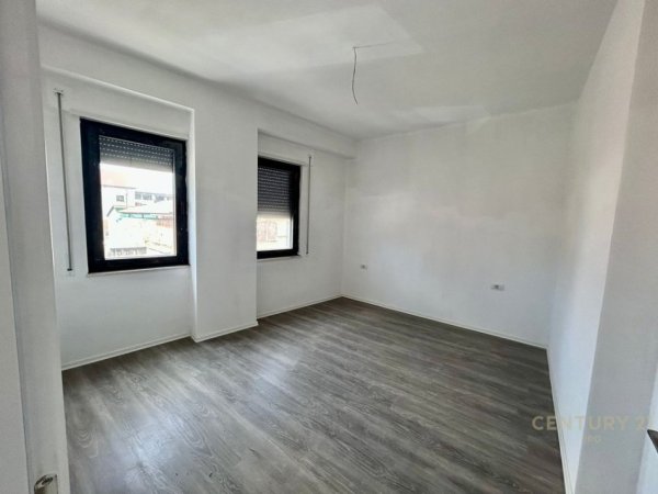 Tirane, shitet apartament 2+1 Kati 3, 84 m² 210.000 € (Rruga Qemal Stafa)