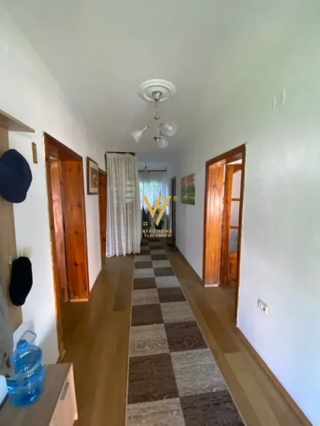 Tirane, shitet Vile 2 Katshe Kati 0, 400 m² 450.000 € (SELITE)