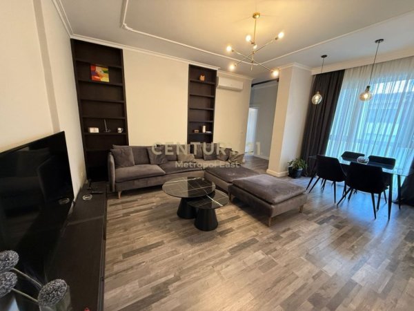 Tirane, shitet apartament 2+1 Kati 3, 102 m² (NË LIQENIN E THATË Rruga Eduart Mano)