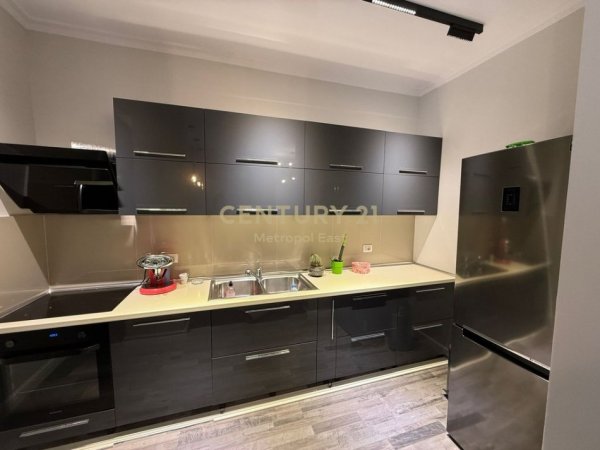 Tirane, shitet apartament 2+1 Kati 3, 102 m² (NË LIQENIN E THATË Rruga Eduart Mano)