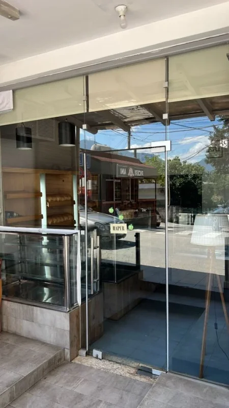 Tirane, jepet me qera ambjent biznesi Kati 0, 110 m² 700 € (Qytet Studenti)