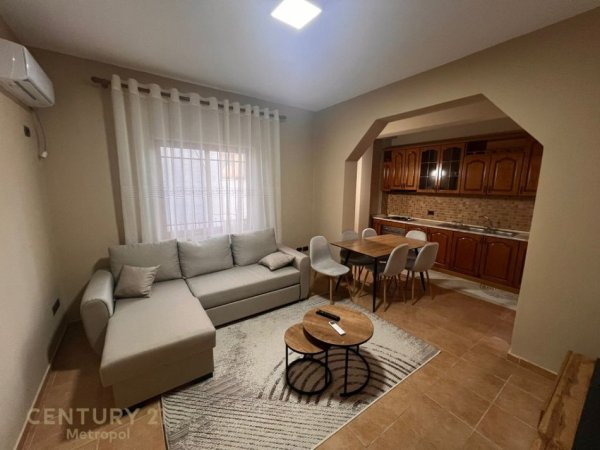 Tirane, jepet me qera apartament 2+1 Kati 1, 88 m² 600 € (Vilat Gjermane)