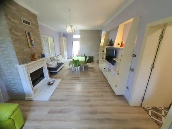 Shitet, Vile 2 kateshe + Papafingo ,Peze te Vogel.