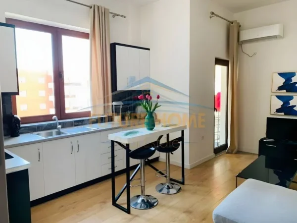 Tirane, jepet me qera apartament 1+1+Ballkon Kati 9, 55 m² 650 € (Kompleksi Delijorgji)