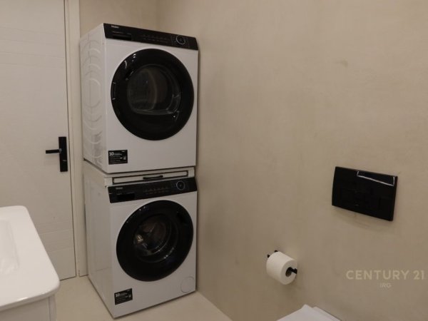 Tirane, shitet apartament 1+1 Kati 10, 63 m² 194.000 € (Rruga e Bogdaneve)